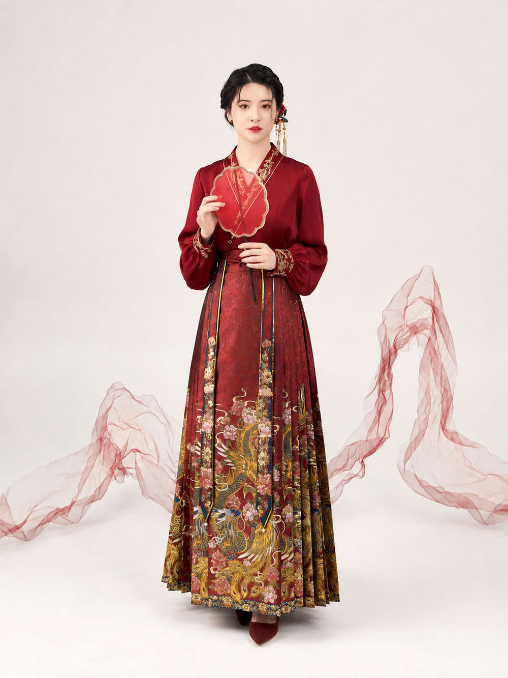 Phoenix & Peony — Ming-Style Gold-Woven Red Mamian Skirt Set-01