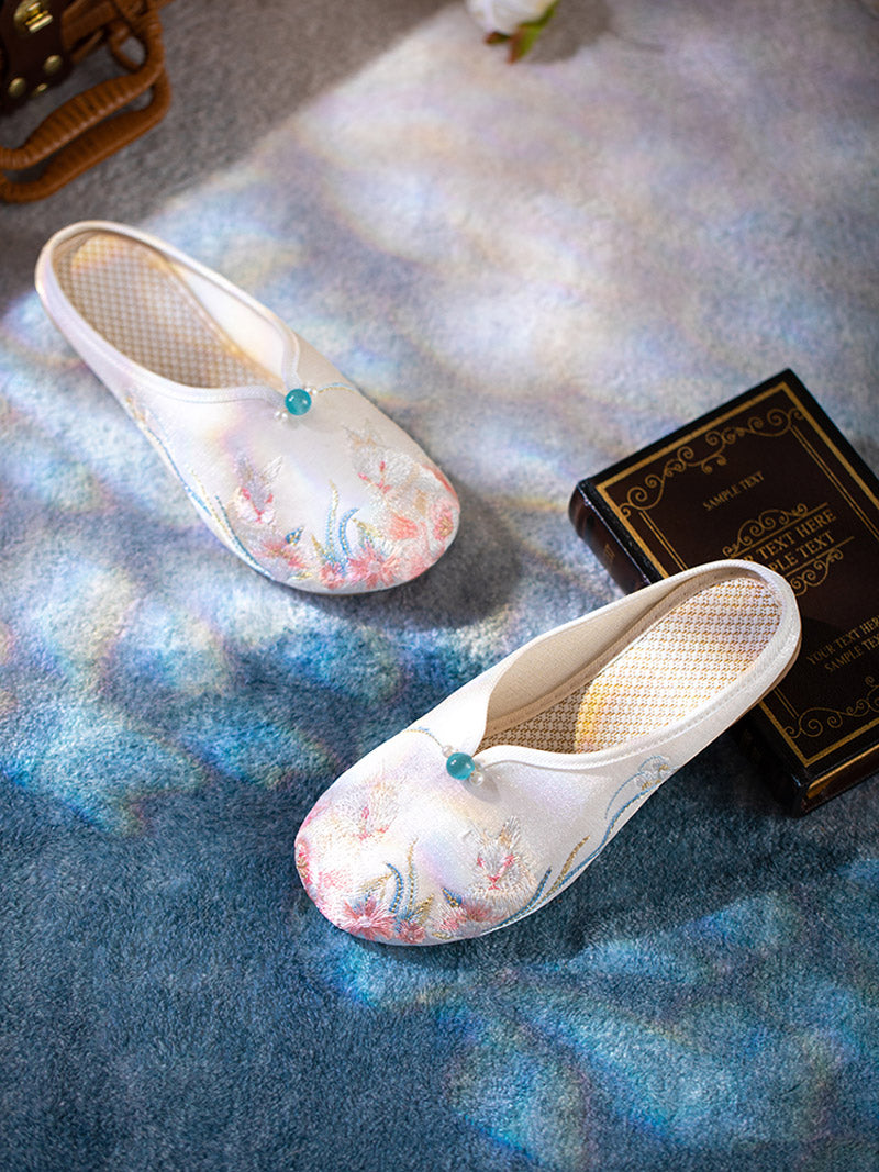 Chinese Style Rabbit and Peach Blossom Embroidered Shoes Slippers-02