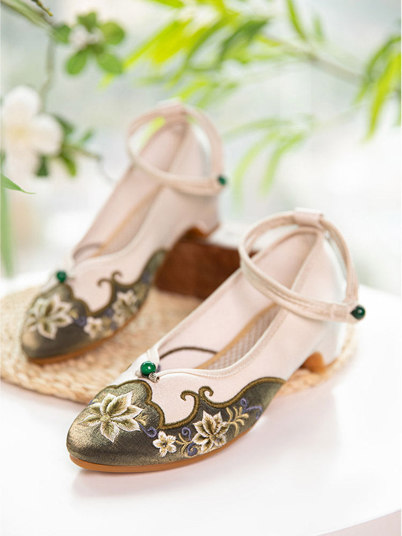 Vintage Schuhe mit Lotusblumenstickerei