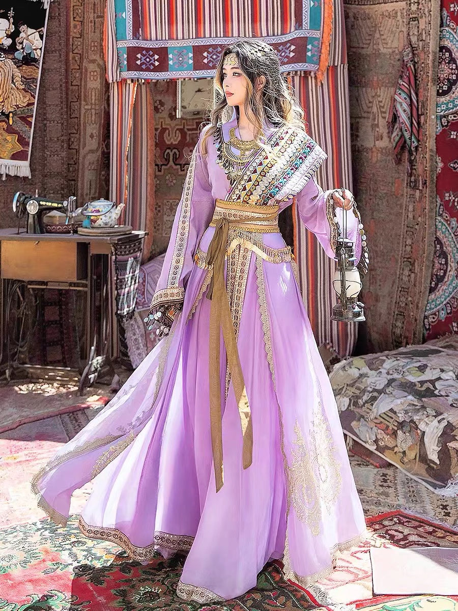 Inspiré par l'ancien royaume chinois occidental princesse de Loulan, Costume Hanfu brodé Boho violet (4 pièces)