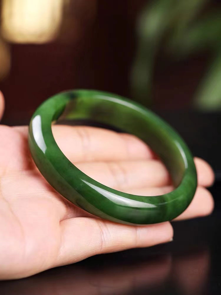 Emerald Green Chinese Style Natural Hetian Jadeite Jade Bangle for Women