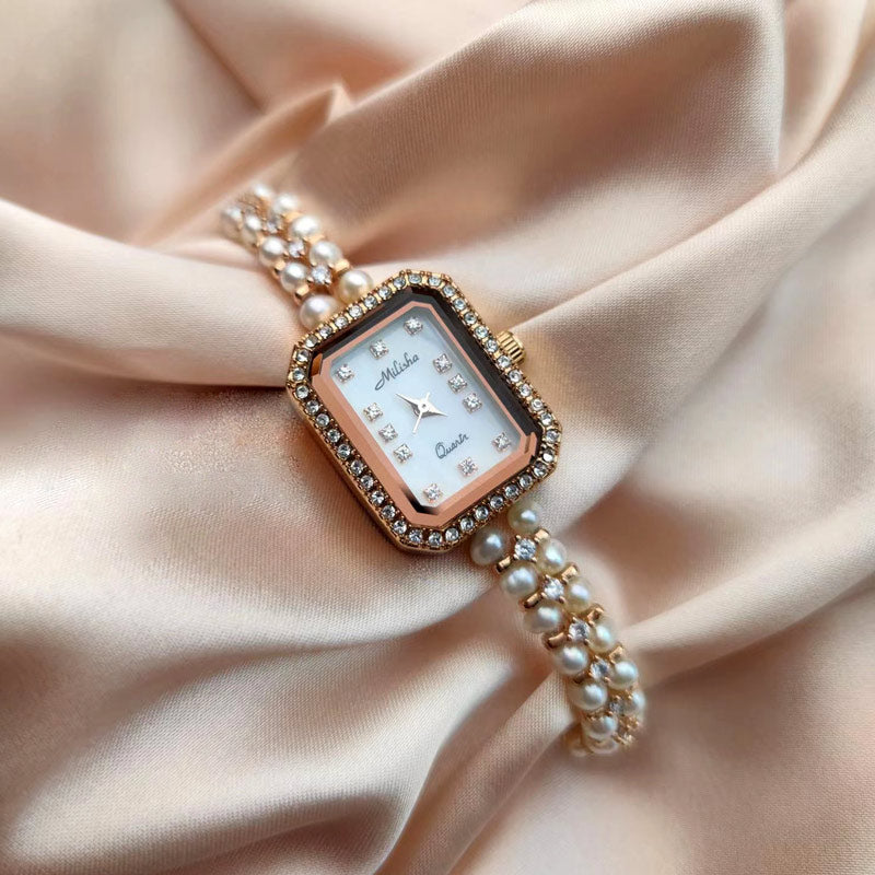 Zarte Vintage-Perlenarmbanduhr für Damen – das perfekte Geburtstagsgeschenk