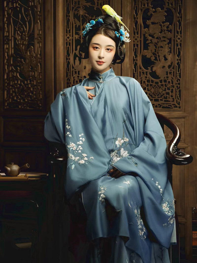 The Scent of Flowers on a Rainy Night Misty Blue Embroidery Hanfu Clothing-03