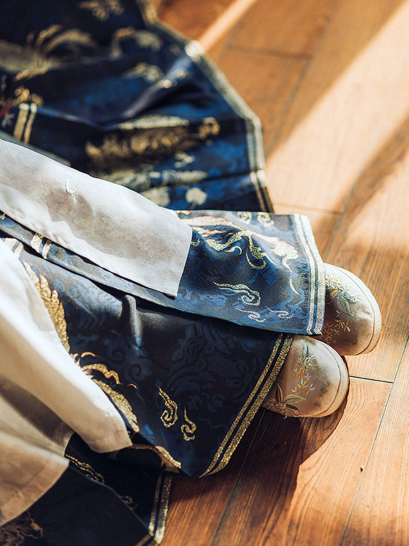 Woven Gold Phoenix and Xiangyun Floral Yarn-dyed Jacquard Cloth Horse Face Skirt Morden Hanfu Mamianqun-02