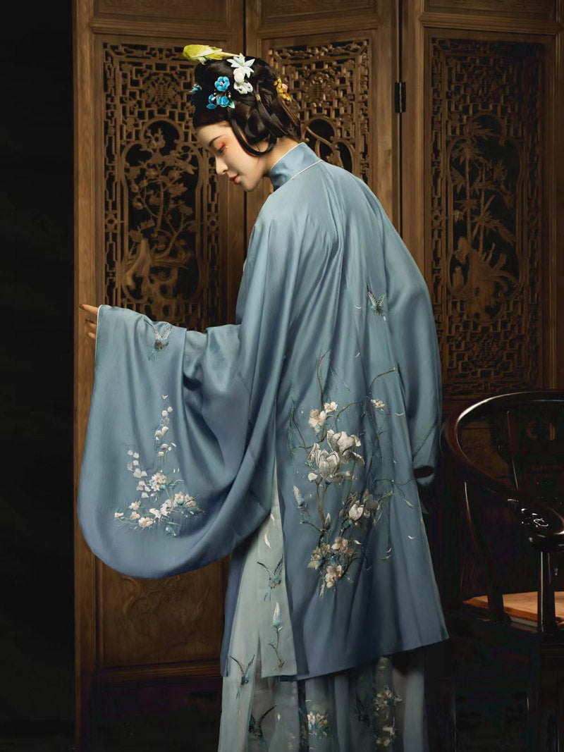 The Scent of Flowers on a Rainy Night Misty Blue Embroidery Hanfu Clothing-04