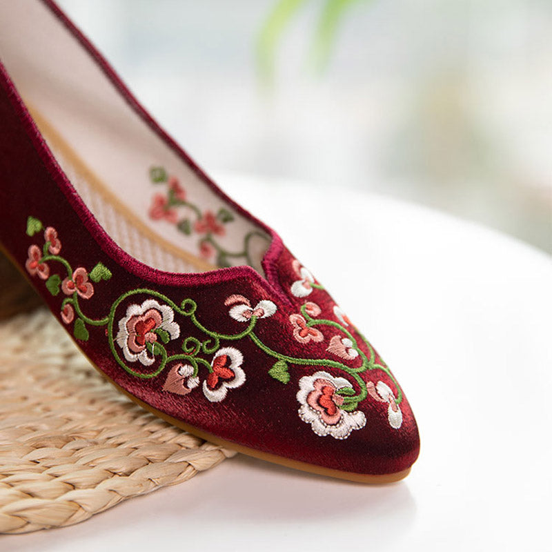 Chaussures plates brodées de vignes fleuries pour femmes