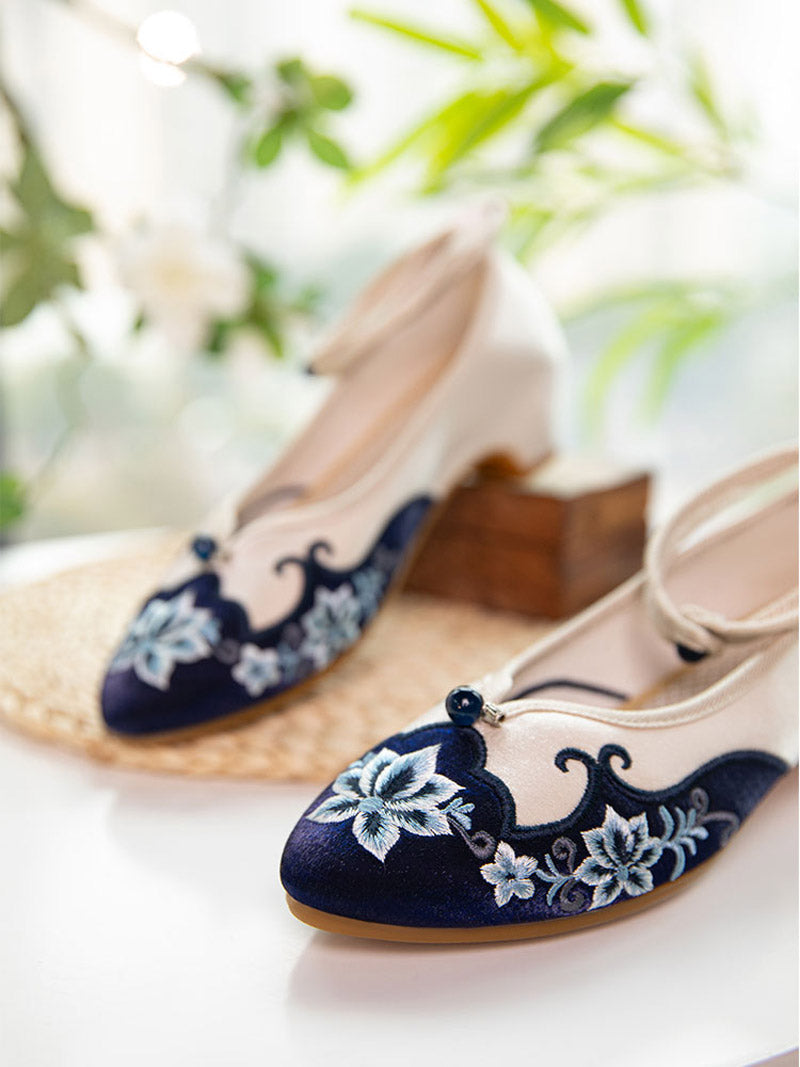 chaussures brodées de fleurs de lotus vintage