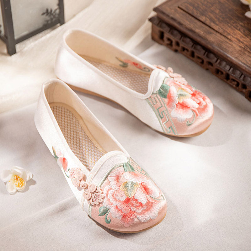 chaussures plates brodées de fleurs de pivoine vintage avec boucle chinoise délicate