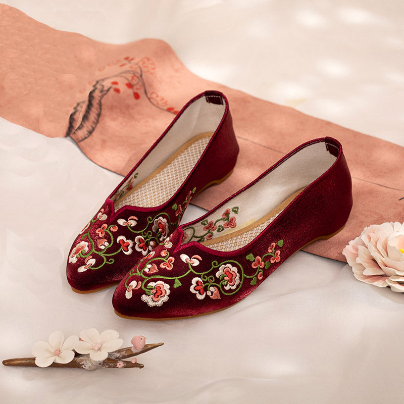 Chaussures plates brodées de vignes fleuries pour femmes